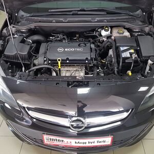 
								Opel Astra 2015 r. 1.6 benzyna 116 KM 142.400 km full									