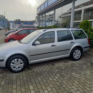 
								Volkswagen Golf IV 1.6 benzyna moc:105 KM, przebieg: 120.500 km full									