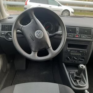
								Volkswagen Golf IV 1.6 benzyna moc:105 KM, przebieg: 120.500 km full									