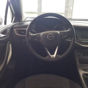 
								Opel Astra 2017 r 1.4 benzyna 79.940 km 150 KM full									