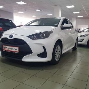 Toyota Yaris 2023 r. 1.5 benzyna/hybryda 116 KM