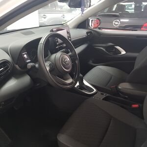 
								Toyota Yaris 2023 r. 1.5 benzyna/hybryda 116 KM full									