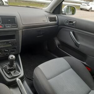 
								Volkswagen Golf IV 1.6 benzyna moc:105 KM, przebieg: 120.500 km full									