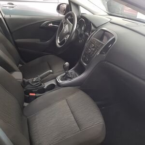 
								Opel Astra 2015 r. 1.6 benzyna 116 KM 142.400 km full									