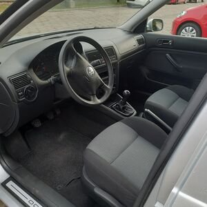 
								Volkswagen Golf IV 1.6 benzyna moc:105 KM, przebieg: 120.500 km full									