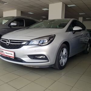 Opel Astra 2017 r 1.4 benzyna 79.940 km 150 KM