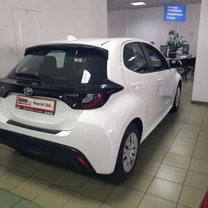
								Toyota Yaris 2023 r. 1.5 benzyna/hybryda 116 KM full									