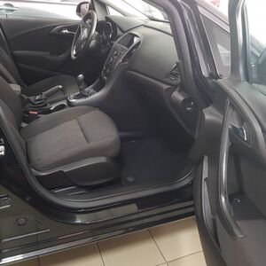 
								Opel Astra 2015 r. 1.6 benzyna 116 KM 142.400 km full									